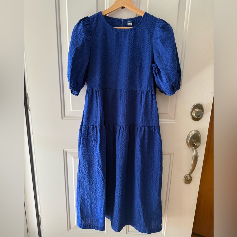 Old Navy Tiered Puff-Sleeve All-Day Midi Swing Dress in Catalyst Blue